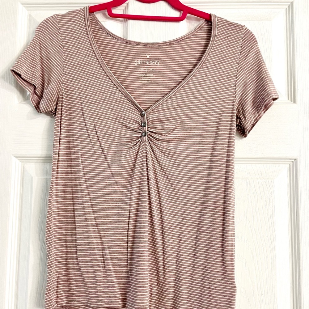 cute stripped soft American Eagle t-shirt